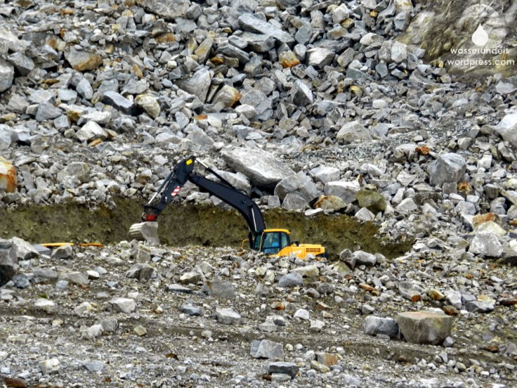 Baustelle Rettenbachferner Bagger