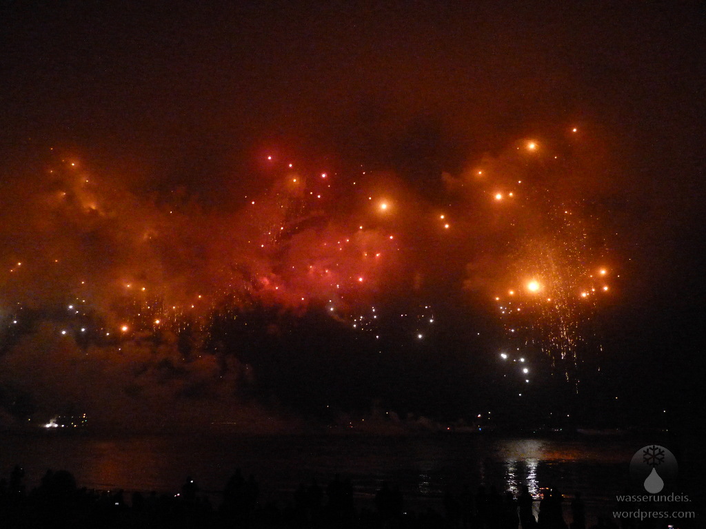 Feuerwerk am Bremerhavener Lohmanndeich.