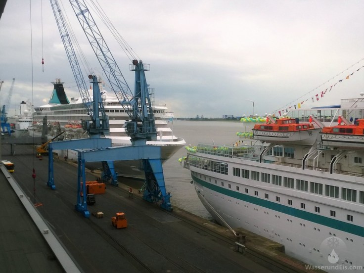 Phoenix Reisen Kreuzfahrtschiffe Bremerhaven