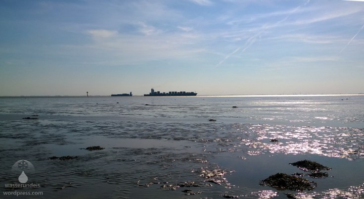 Das niedersächsiche Wattenmeer vor dem Friesendorf Imsum.