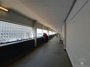 Kreuzfahrtschiffe Besucher Terasse Balkon Bremerhaven