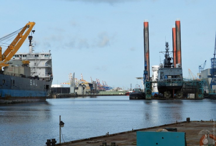 Kaiserhafen Bremerhaven Werft Schwimmdock Fregatte