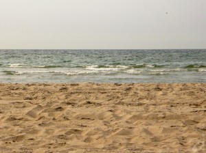 Sandstrand von Monster