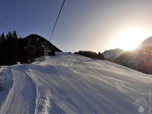 Frische Pisten zum Sonnenaufgang in Berwang.