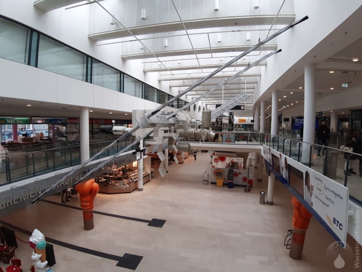 Modell der Raumstation ISS im Flughafen Bremen.