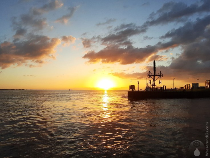 #Sonnenuntergang Bremerhaven Semaphor 2020