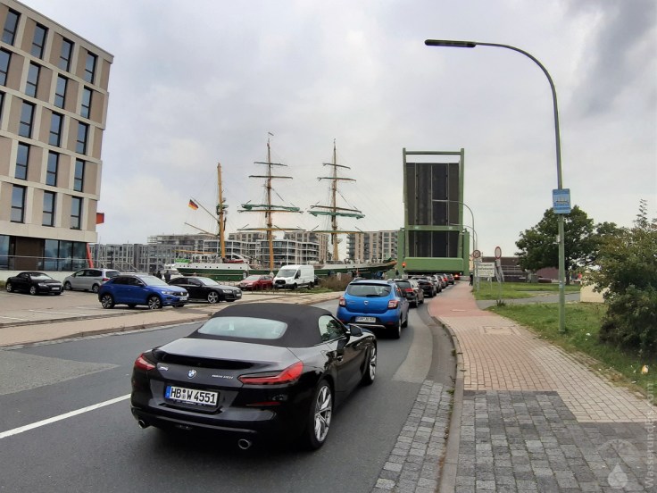 #Alexander von Humboldt 2 Bremerhaven Klappbrücke